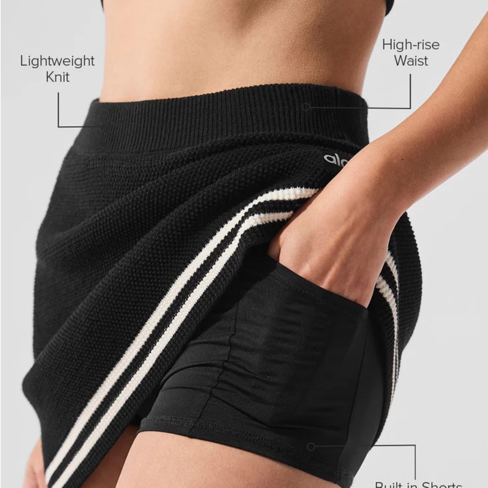 Alo Yoga Tennis Club Sweater Knit Skirt in black/ivory size small